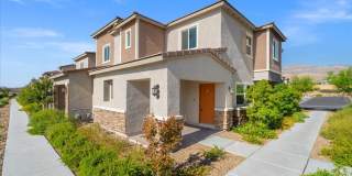 4bd End-Unit Gated Townhome with Stylish Finishes 4bd End-Unit Gated Townhome with Stylish Finishes Gallery 1