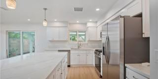 10533 Hillview Gallery 3