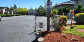 Emerald East Apartments Gallery 1