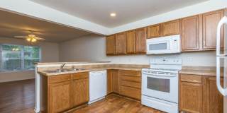 202 E 20th - 4-Bed/3-Bath Townhouse - Walking distance to stadium! Gallery 6
