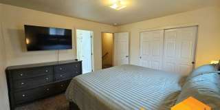 Charming Fully Furnished Home located in the vibrant city of Medford! Gallery 6