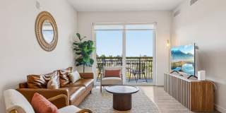 The Pomelo Gallery 17