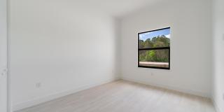 541 Ladd St Gallery 16