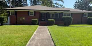Sprawling 3 Bedroom 2 and half Bath Ranch Gallery 1