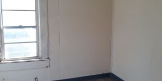 1511 W 14th Street Gallery 12