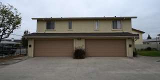 Spacious 3 Bed / 2.5 Bath Townhome in Gated Community – El Cajon Gallery 1