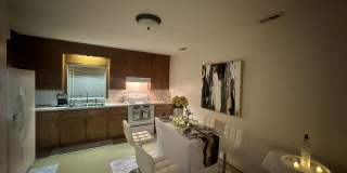 Lovely 2 bedroom 1 bath rental close to hospitals and downtown! Gallery 6