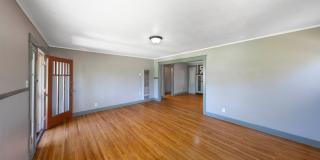 Classic Anaheim Living with Prime Location Gallery 5