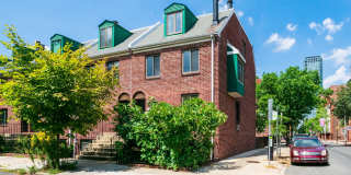 Beautiful Three Bedroom in Washington Square West Gallery 33