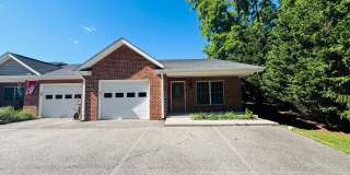 3 Bedroom, 2 Bath Townhouse Gallery 1