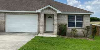New Braunfels 3 Bedroom Single Story Duplex Available NOW! Gallery 1