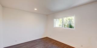 1321 W 36th Place Apartments Gallery 36