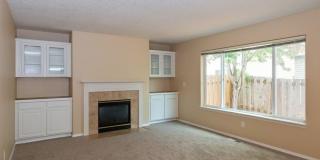 3Bd/2.5Ba in a Well-Liked Bethany Neighborhood ~ Washer/Dryer Included with 2 Car Garage and Fenced Yard!!!! Gallery 8