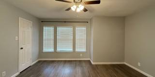 Beautiful 3/2 Available for Immediate Move In! Gallery 18