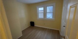 318 Kellog Street Gallery 20