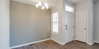 Stunning 2 Bedroom 2 Bathroom condo In Aurora with a garage! Gallery 11