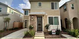 ***JUST REDUCED  MOVE IN SPECIAL!!!*** 3 bedroom, 2 bathroom located in Beautiful Madera Gallery 1