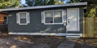 2/1/ home in St. Pete Gallery 1