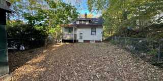 5 Bedroom Rental in Moline Gallery 32