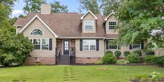 4 bedroom 2.5 bath house with lawncare, internet and security system included Gallery 1