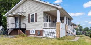 Spacious home with alot of yard space Gallery 4