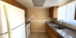 Spacious Elk Grove 3bd/2ba Triplex with Backyard Gallery 5