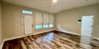 Energy-Efficient 3 Bed, 2 Bath Home on a Quiet Cul-de-Sac Gallery 15
