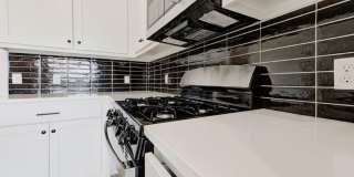 Beautiful! 4-Bed Home in Mustang Gallery 6