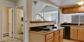 Four bedroom townhouse with easy access to all Boulder has to offer! Gallery 3