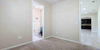 !!!NOW AVAILABLE!!! Beautiful 4-Bedroom PET FRIENDLY Home for Rent in RANDAL PARK! Gallery 45