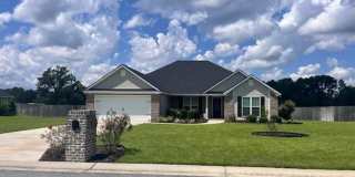 Elegant 4-Bedroom Home in Nottinghill Subdivision with Modern Amenities and Spacious Yard Gallery 1