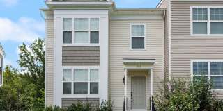 555 ENGLISH OAK Lane Gallery 1