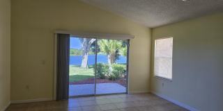 241 SW LAKE FOREST Way Gallery 8