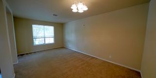 Spacious Home in Cibolo with 3 Car Garage! Realor Commission: $750 Gallery 11