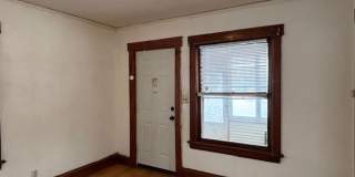 3 BR/1 BA Single-Family Home in St. Paul! Gallery 12