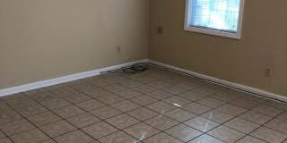 3 Bedroom Townhome Updated - Private Patio Gallery 3