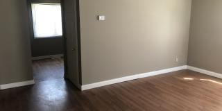 HUGE 3 BEDROOM AND ATTACHED 2 CAR GARAGE Gallery 4