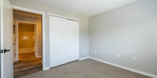 The Landings at Steele Creek Apartments Gallery 11