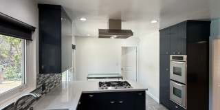 Beautiful One Level, 3 Bedroom, 3 Bathroom Tarzana Pool Home for Lease! Gallery 18