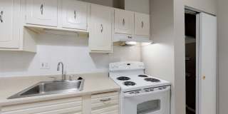 150 S Washington Gallery 6