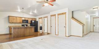Beautiful 3-Bedroom Condo Near Four Corners Gallery 8
