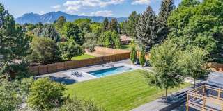 5 bed 3.5 Bath Home in North Boulder W/Large Backyard, Swimming Pool & Jacuzzi! Gallery 33