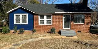 Comfortable 3 Bedroom Home in West Charlotte Gallery 1