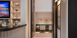 The Hadley Gallery 30