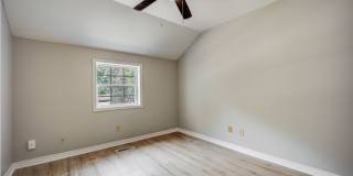 FREE MONTH RENT! Freshly Updated 3 Bedroom House Gallery 9
