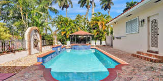 1049 N Southlake Drive, Hollywood, FL 33019 Gallery 1
