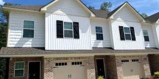 Convenient 3BR/2BA Townhome with Garage & Lawn Care Included Gallery 1