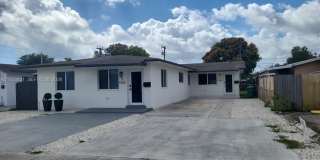 9228 SW 37th St Gallery 1