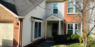 Upscale 3 Bedroom 2.5 Bath Townhouse Gallery 1