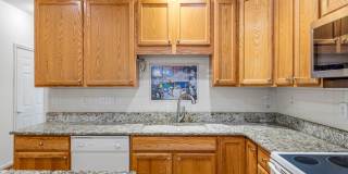 NW Brick Townhome, Granite Counter-Tops, Wood Floors, FP, Garage! NW Brick Townhome, Granite Counter-Tops, Wood Floors, FP, Garage! Gallery 15